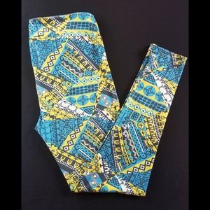 LulaRoe Leggings size Tall & Curvy